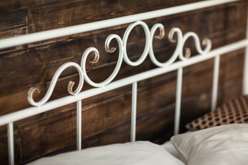 Кованые кровати, Кованая кровать Сандра1.6 с одной спинкой