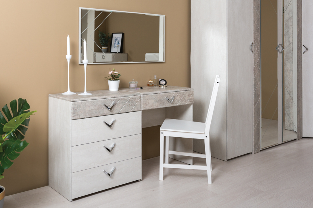 Зеркала в спальню, Зеркало навесное Амели 03.240